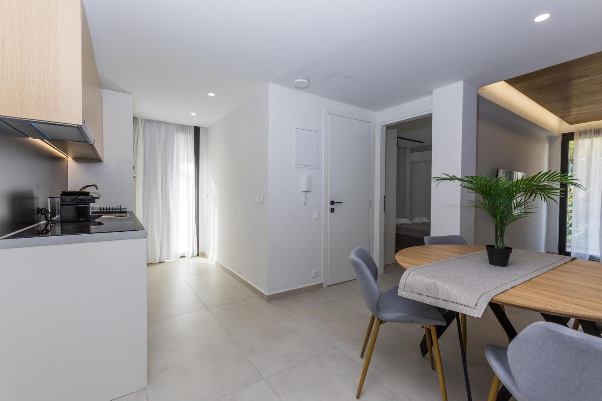 Varkiza Luxury Suites By Raise Vári Extérieur photo